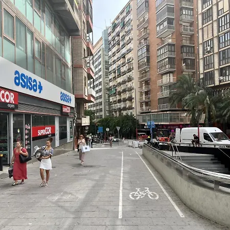 Cozy San Cristobal In Heart Of アパート アリカンテ